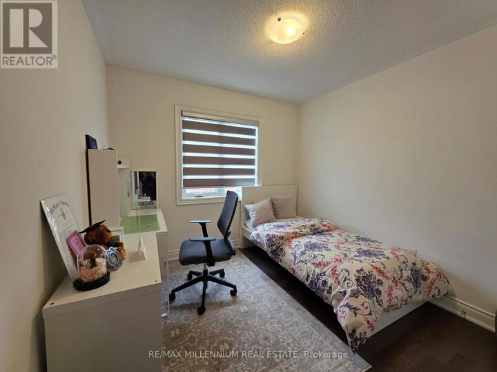 Property Photo:  23 Workgreen Parkway 1  ON L6Y 6J5 
