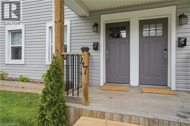 Property Photo:  47 New Street  ON L8P 4J6 