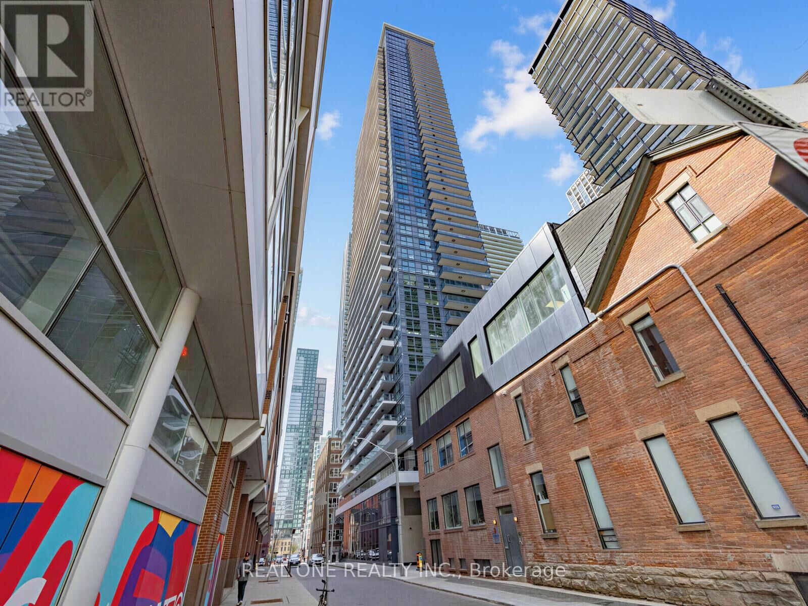 Property Photo:  38 Widmer Street 3501  ON M5V 0P7 