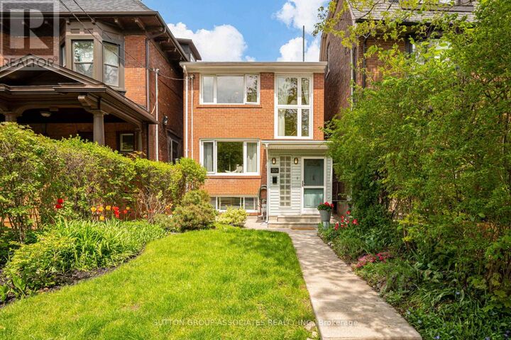 Property Photo: 32A Vermont Avenue ON M6G 1X7