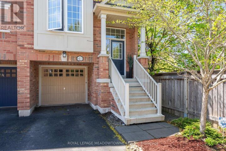 Property Photo:  41 Promenade Trail  ON L7G 0G8 