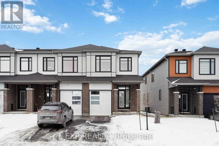 Property Photo:  934 Clarkia Street  ON K1T 0Y1 