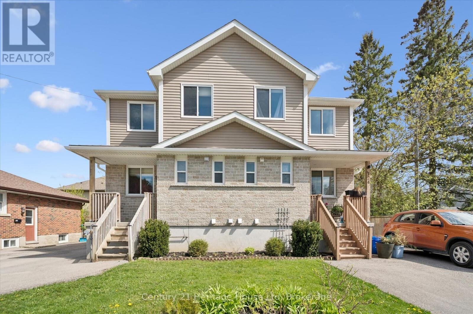 Property Photo:  126 Forfar Street East  ON N1M 1B2 