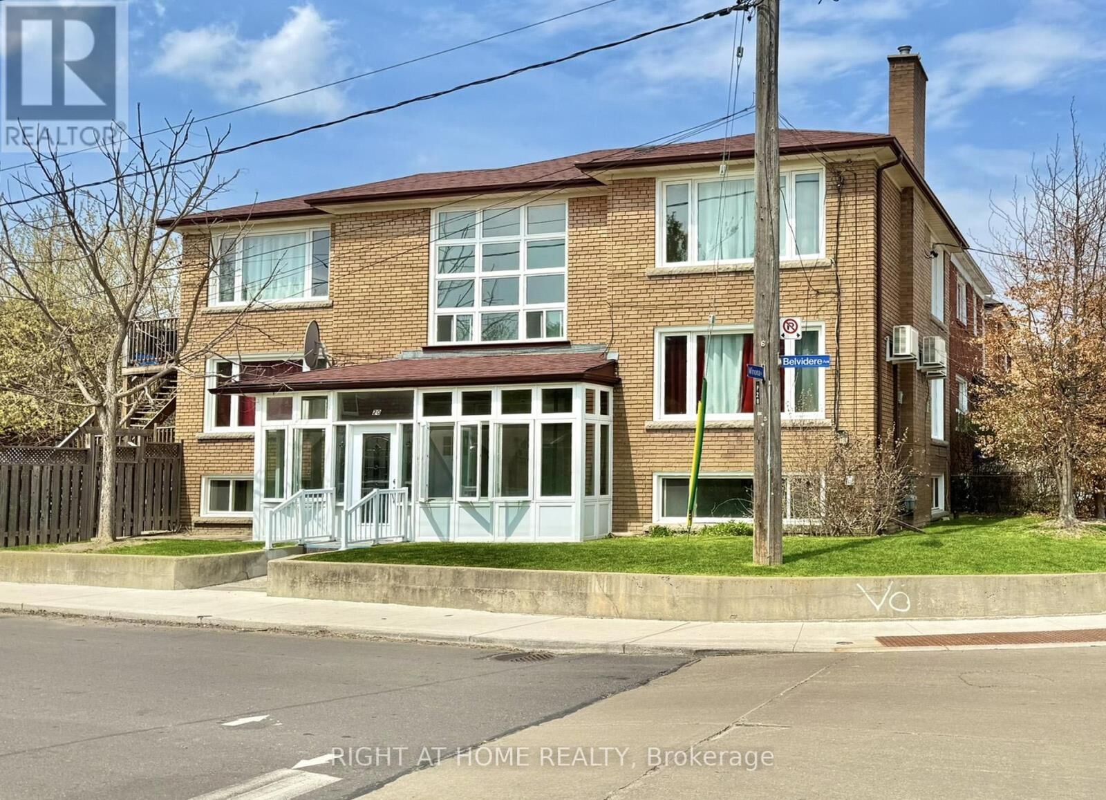 Property Photo:  20 Belvidere Avenue 3  ON M6C 1P5 