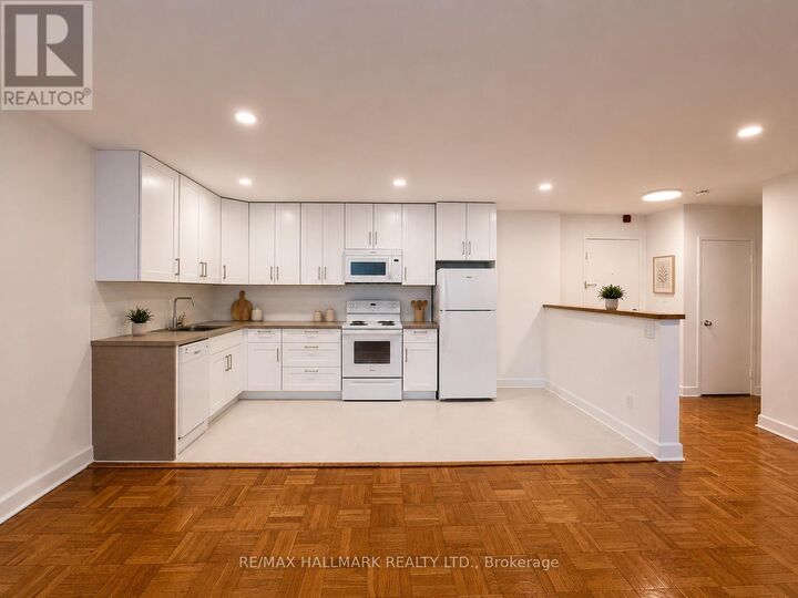 Property Photo:  57 Rawlinson Avenue 6  ON M4P 2N1 