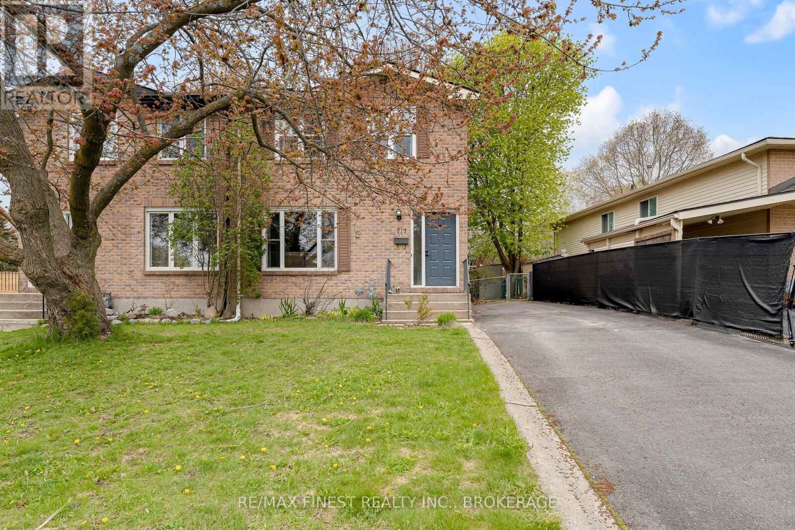 Property Photo:  717 Ridley Drive  ON K7P 2A3 