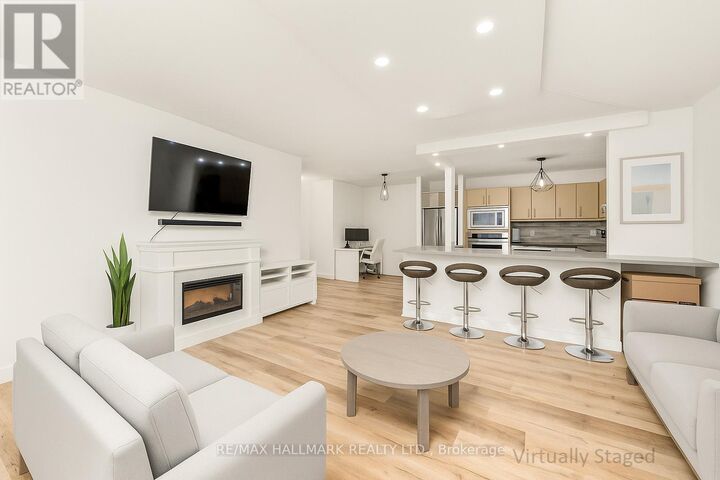 Property Photo:  212 St George Street 203  ON M5R 2N5 