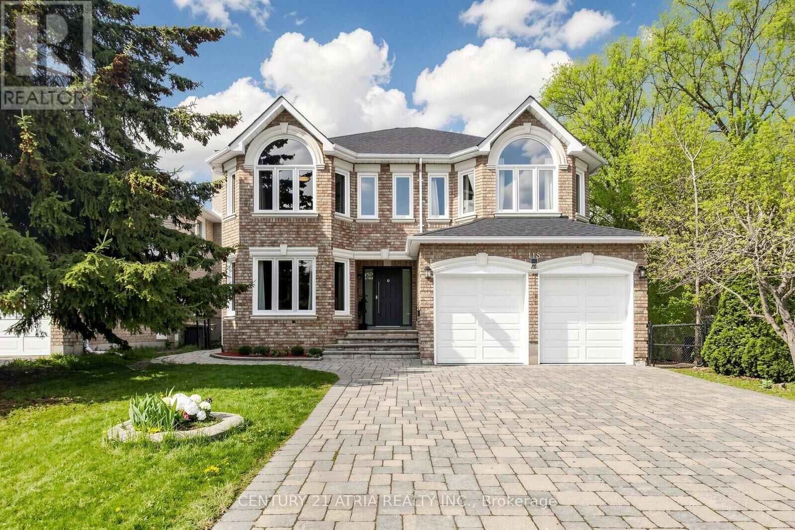 Property Photo: 118 May Avenue ON L4C 3S6