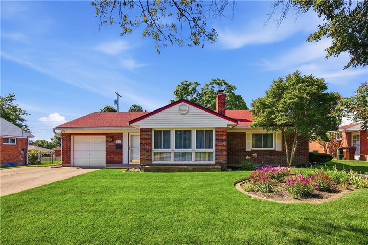 Property Photo:  812 Hollendale Drive  OH 45429 