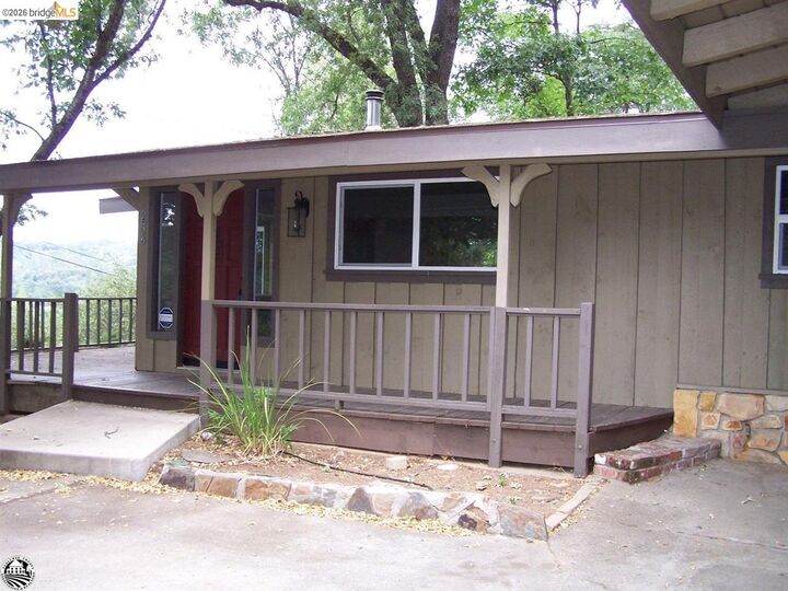 Property Photo:  236 Hill St  CA 95370 