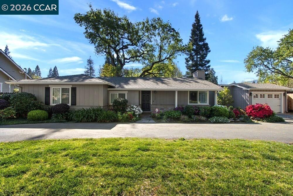 Property Photo:  1439 Entrada Verde  CA 94507 