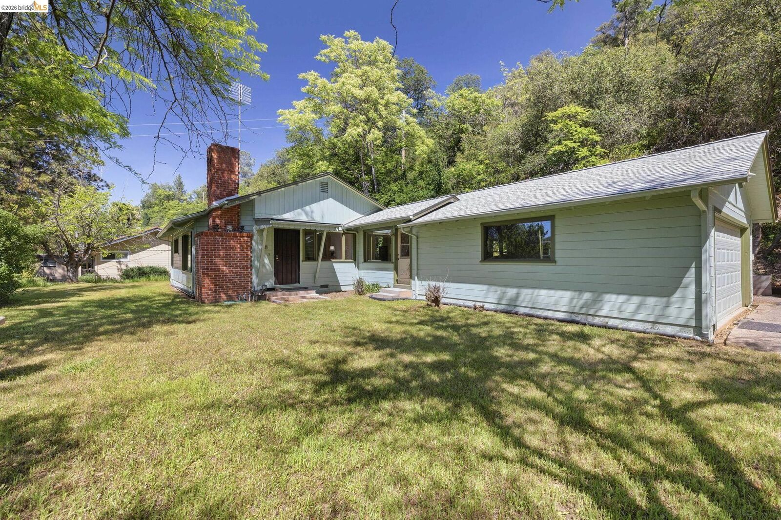 Property Photo:  409 Sonora Ave  CA 95370 