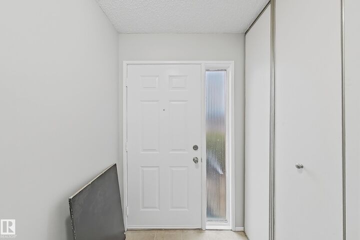 Property Photo:  5514 93A Avenue NW  AB T6B 2K7 