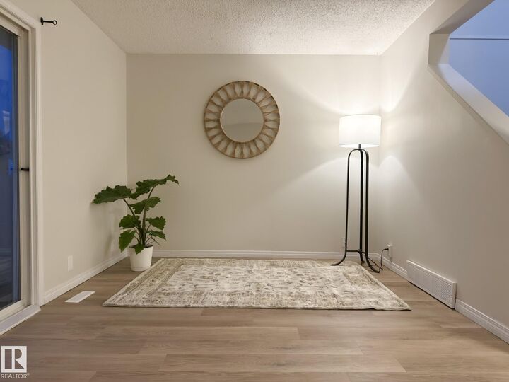 Property Photo:  18010 98 Avenue NW 14  AB T5T 3H6 