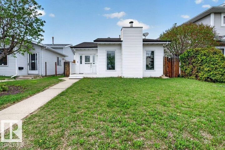 Property Photo:  157 Kiniski Crescent NW  AB T6L 5E2 