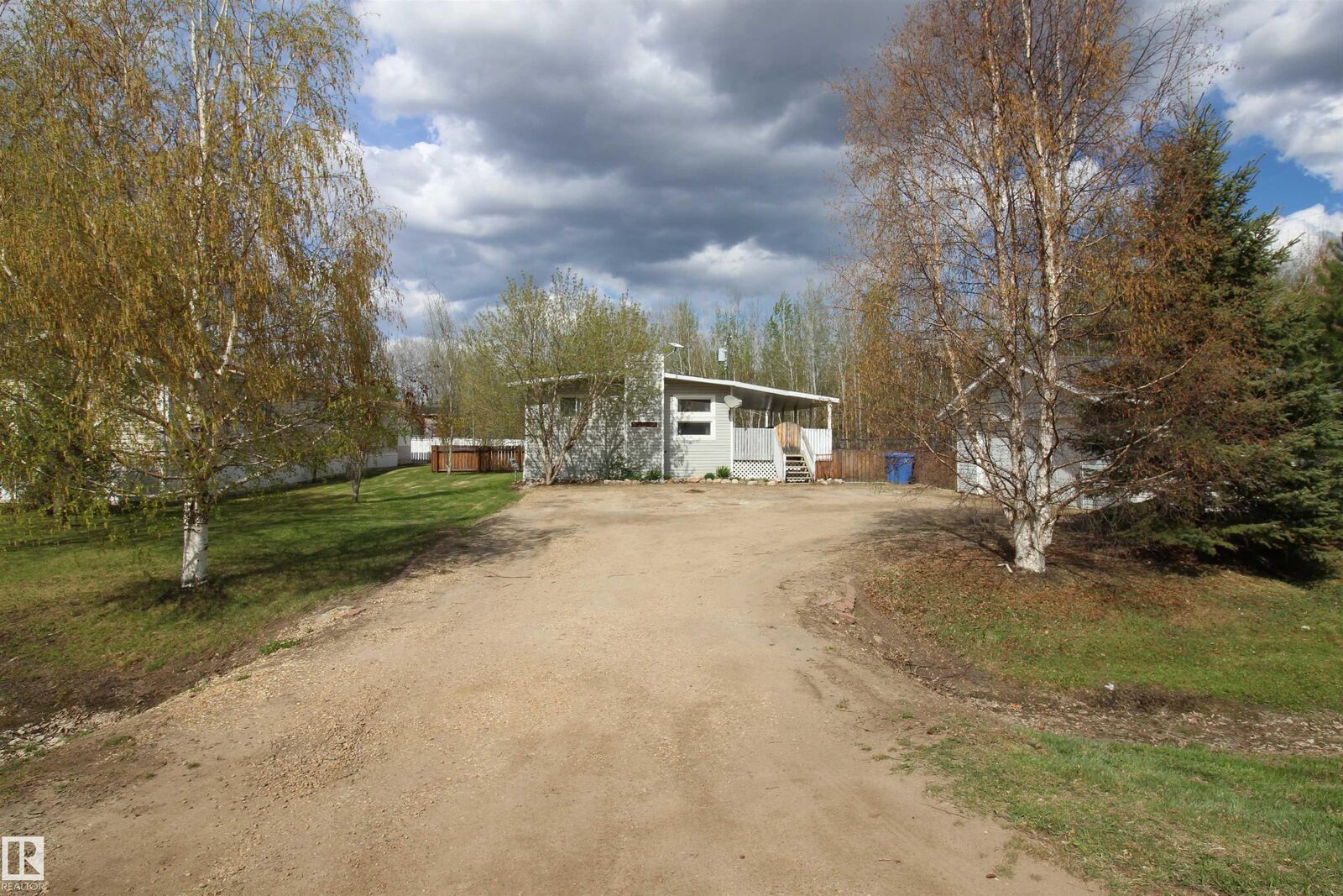 Property Photo: 4704 52 Avenue AB T0E 2A0