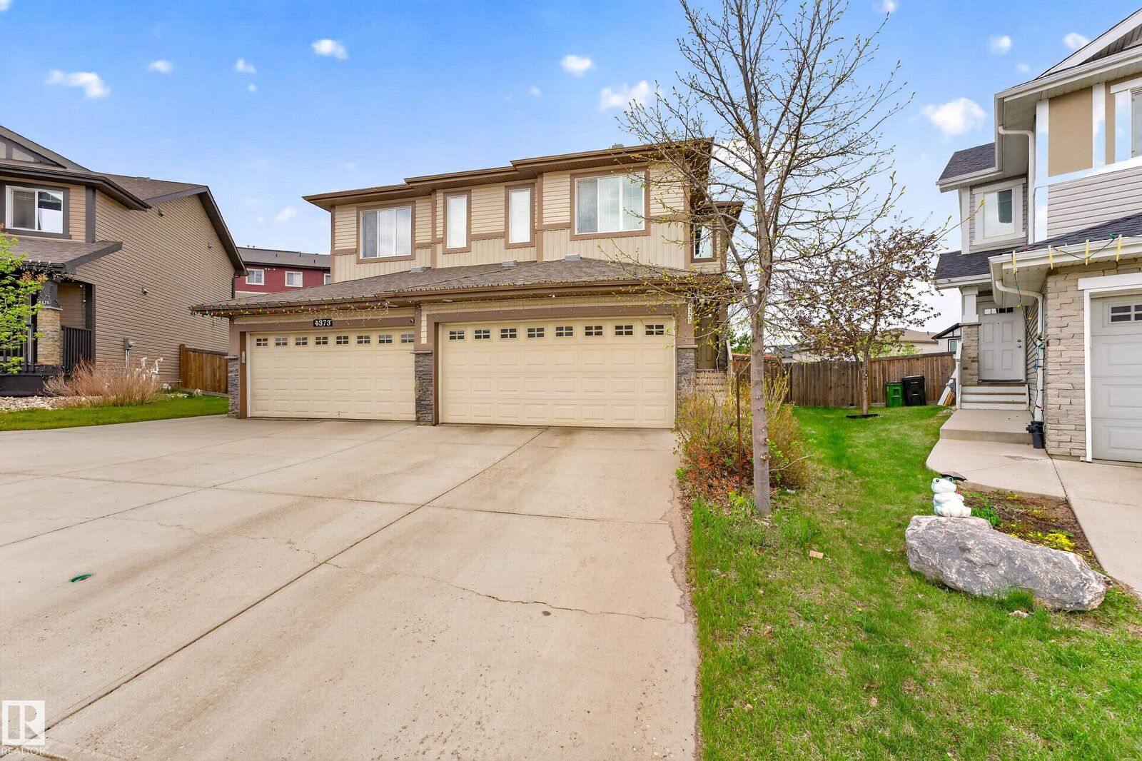 Property Photo:  4371 Annett Common SW  AB T6W 2V6 