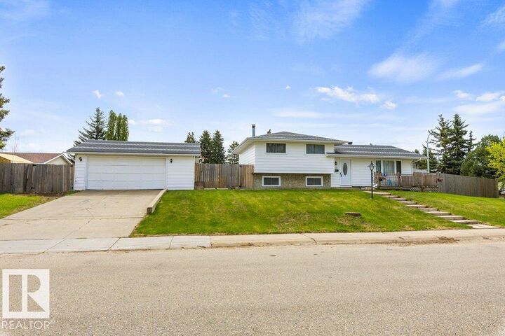 Photo de la propriété:  1111 Moyer Drive  AB T8A 1E8 
