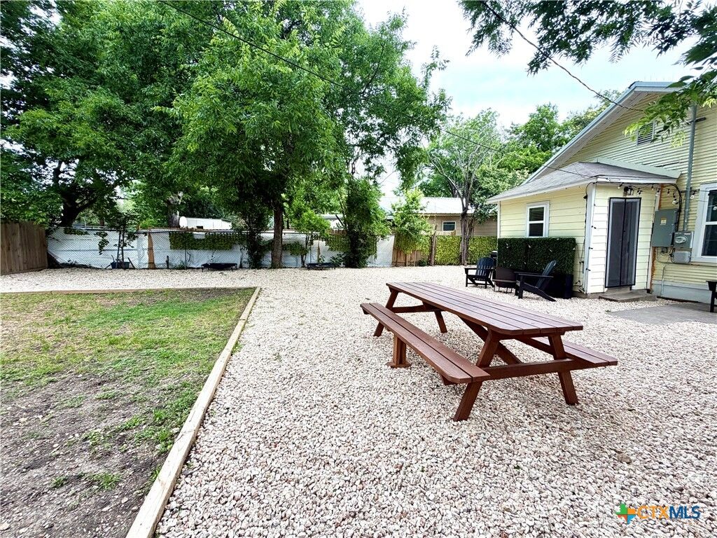 Property Photo:  818 S 6th Street  TX 76504 