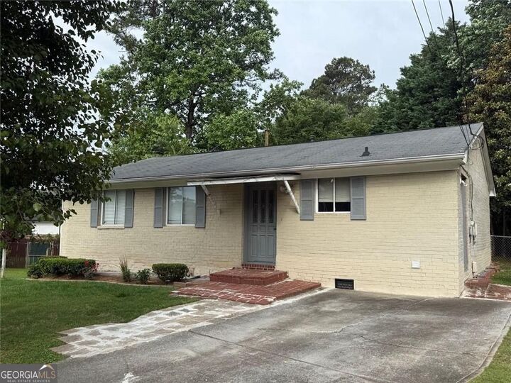 Property Photo:  1072 Thrasher Court  GA 30093 
