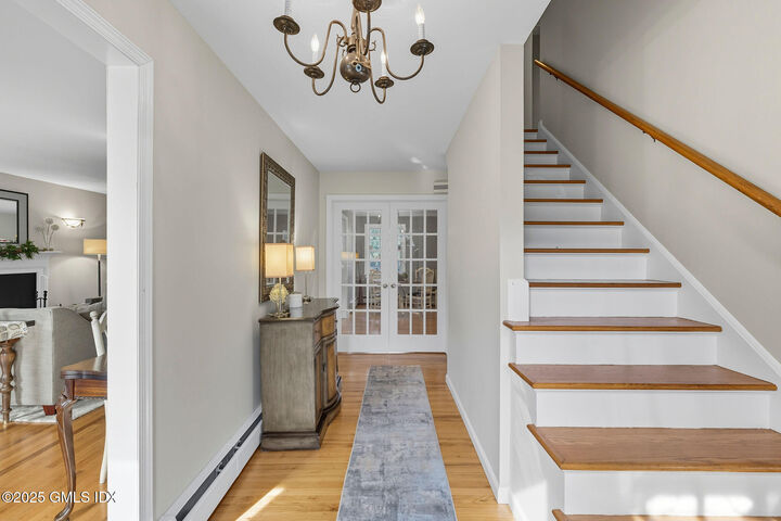 Property Photo:  25 Buxton Lane  CT 06878 