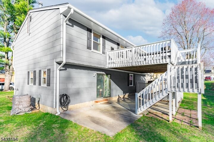 Property Photo:  160 Stratton St  NJ 08854 