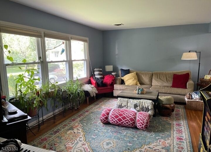 Property Photo:  10 Falcon Ct  NJ 07039 