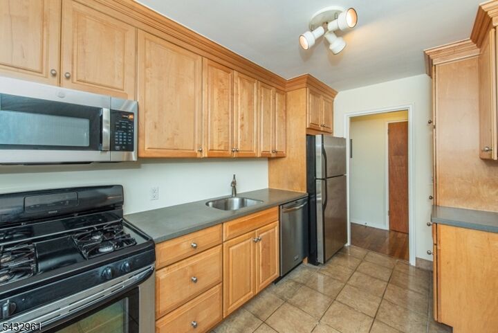 Property Photo:  284 Claremont Ave A3  NJ 07044 
