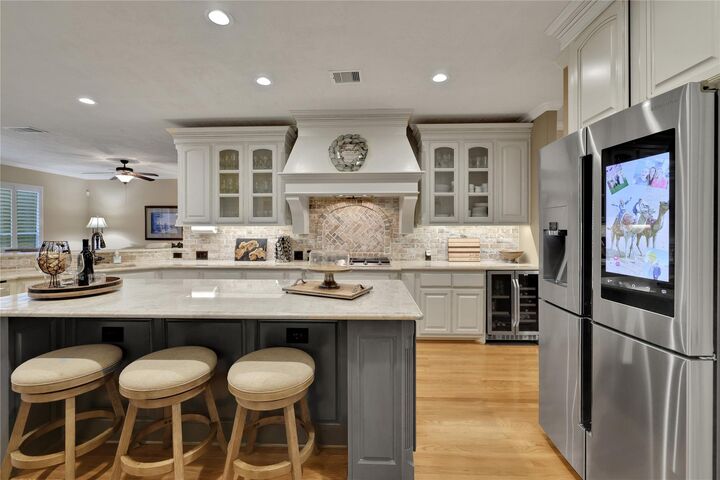 Property Photo:  2814 S Cotswold Manor Drive  TX 77339 
