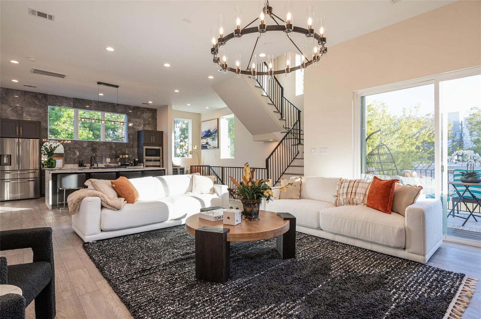 Property Photo: 911 Thompson Street TX 77007