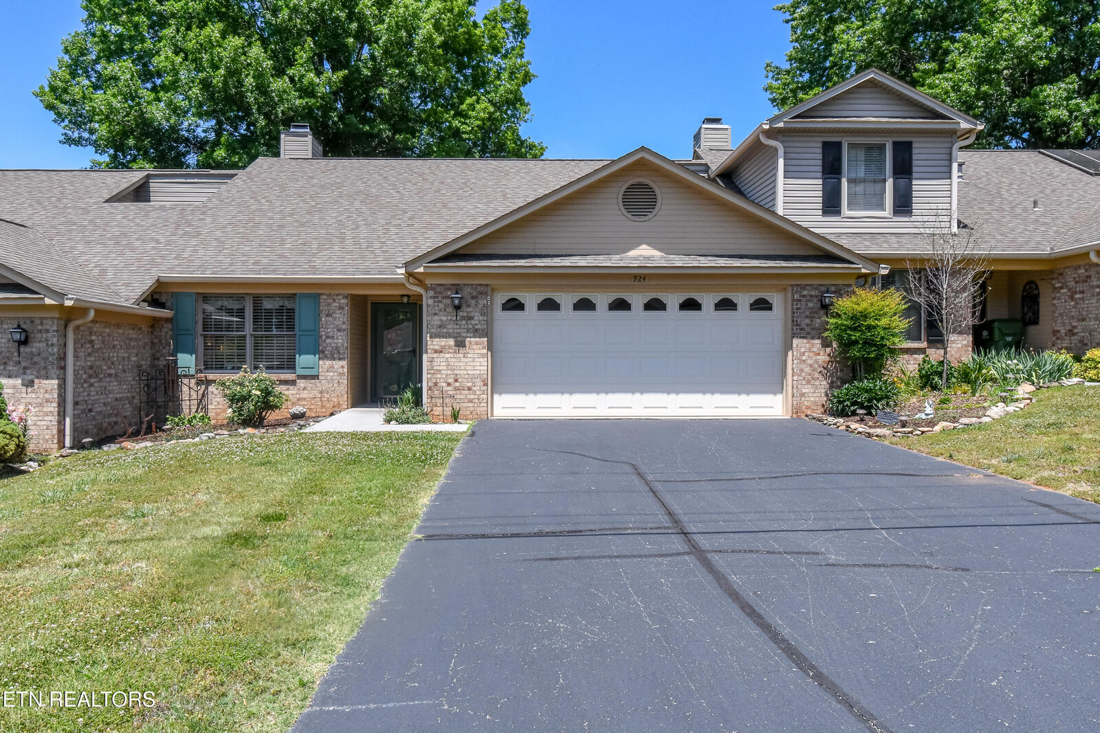 Property Photo:  924 Jamestown Way  TN 37803 