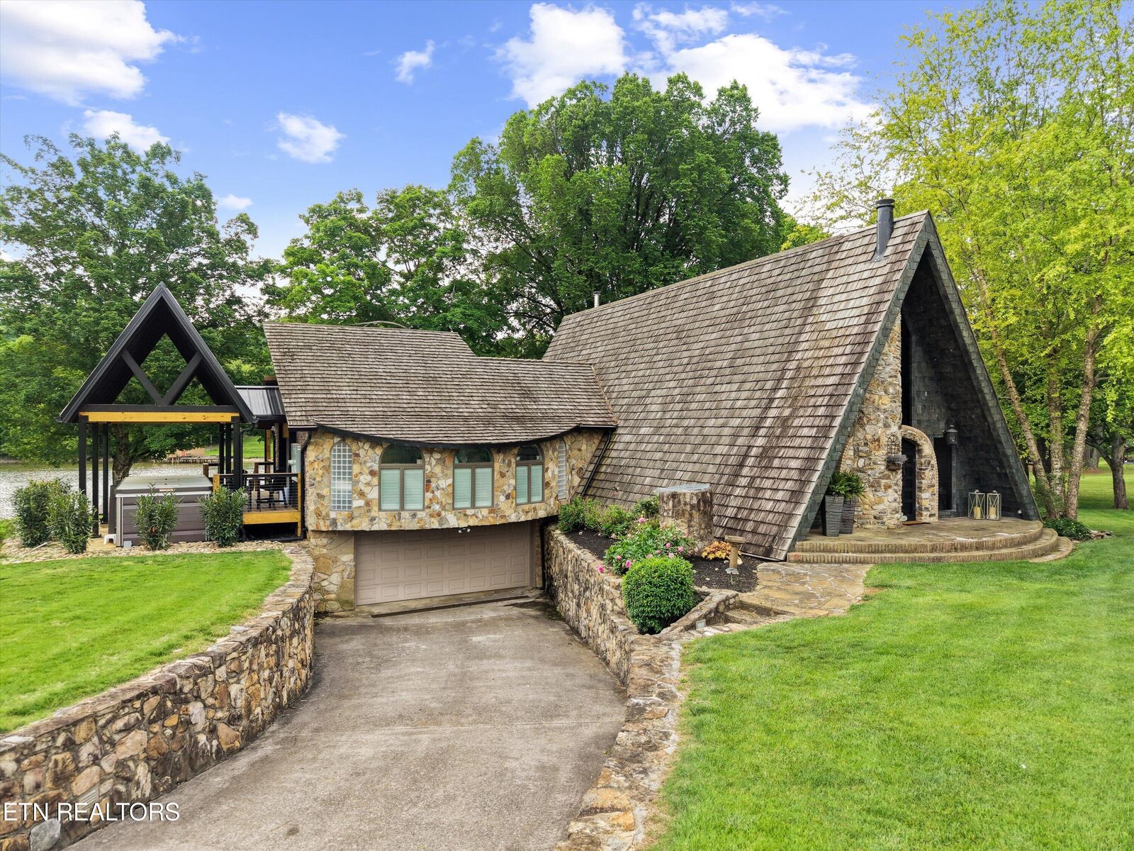 Property Photo:  3260 Cox Rd  TN 37777 