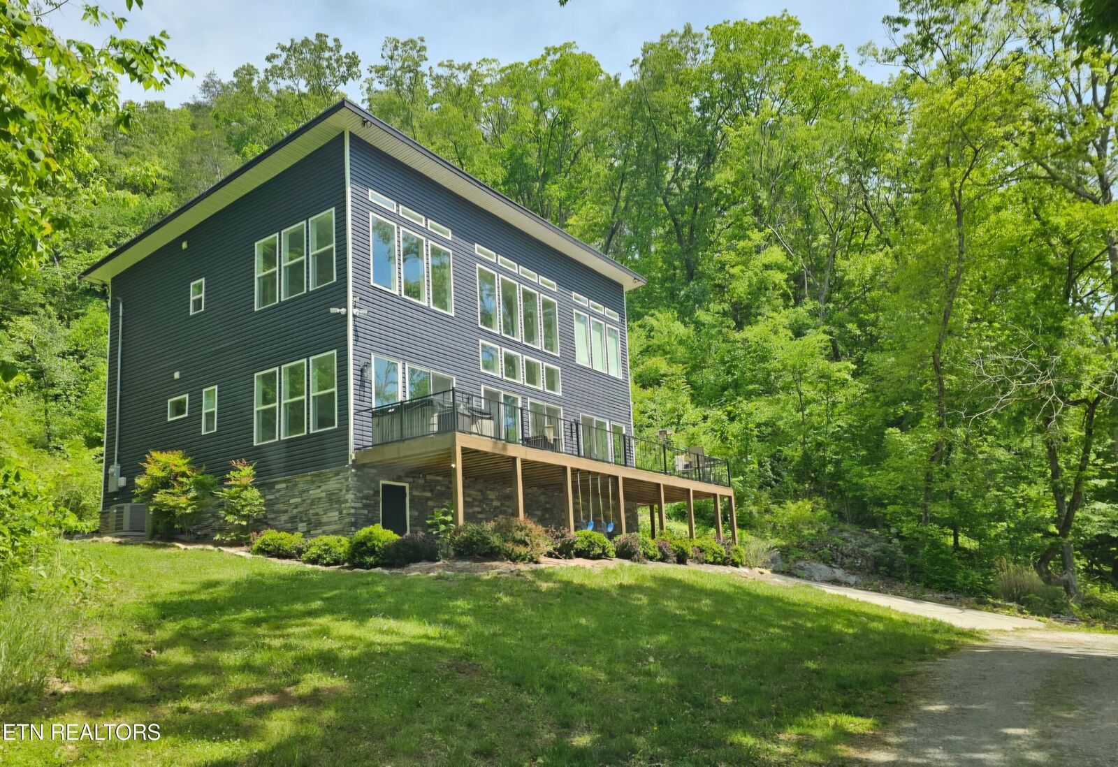 Property Photo:  880 Skyline Drive  TN 37748 