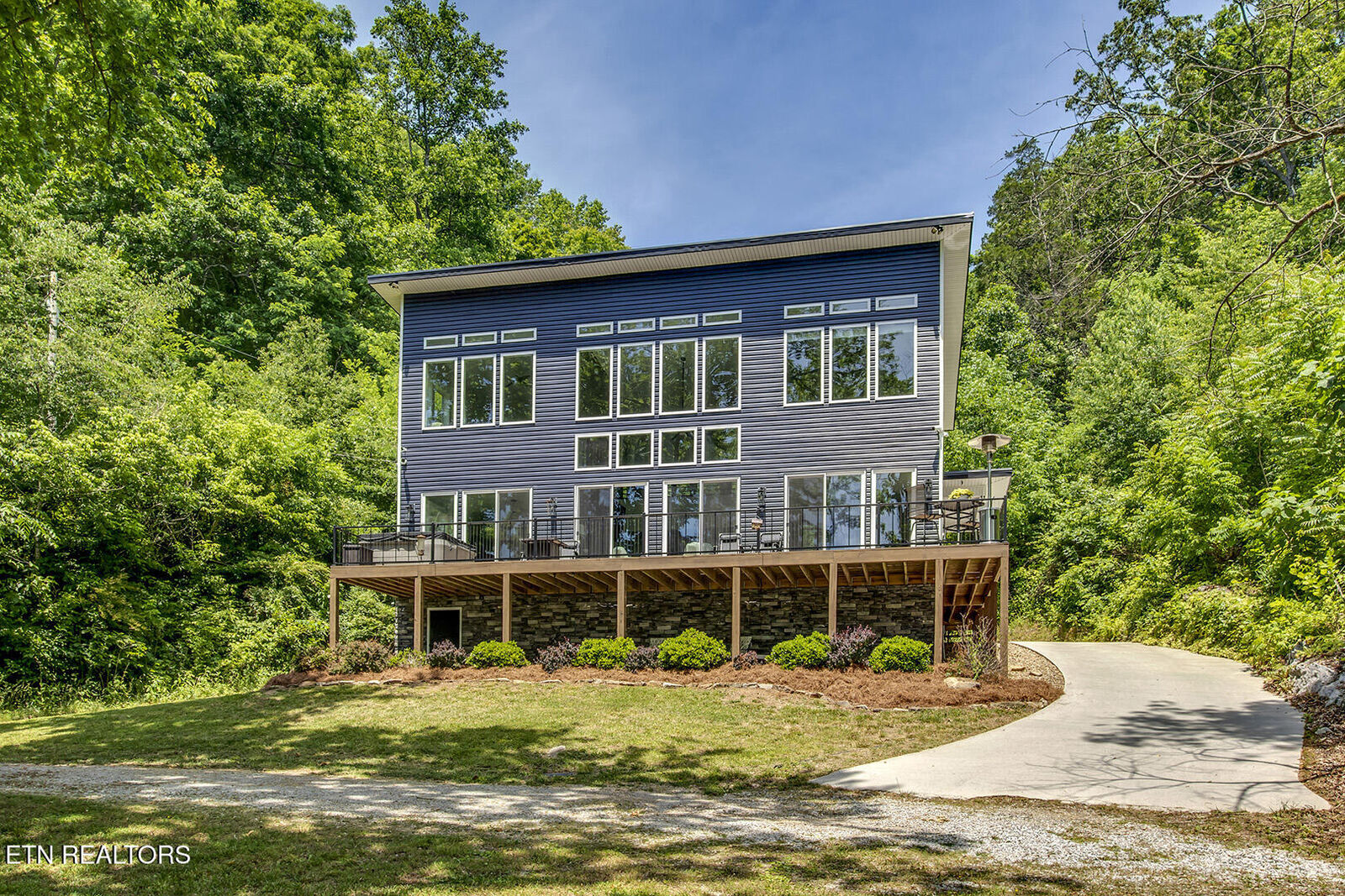 Property Photo: 880 Skyline Drive TN 37748