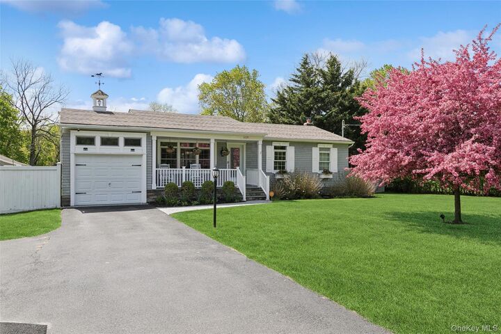 Property Photo:  1039 Middle Road  NY 11901 