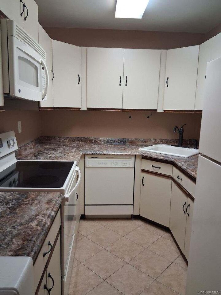 Property Photo:  188 Long Hill Drive  NY 10598 