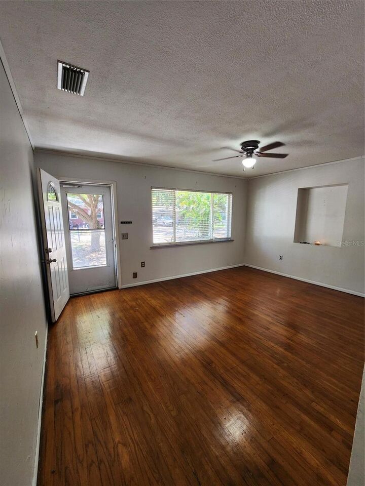 Property Photo: 1608 Edna Avenue FL 33770