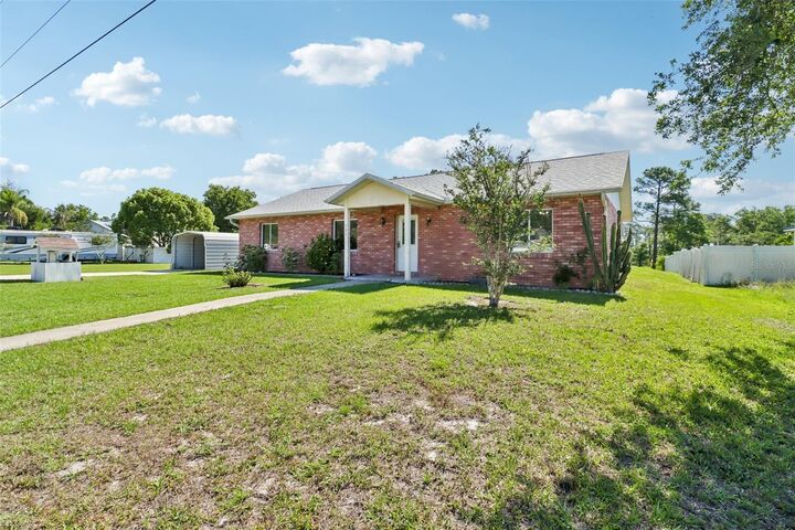 Property Photo: 985 10th Avenue FL 32724