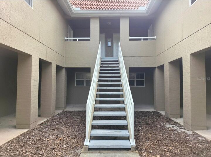 Property Photo: 15215 Amberly Drive 907 FL 33647