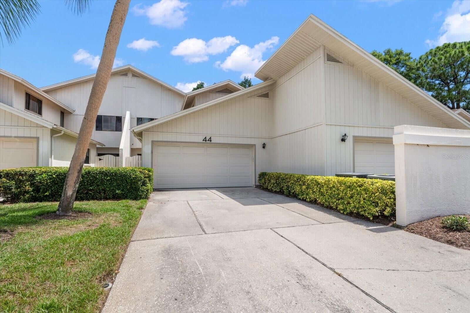 Property Photo:  498 Lakeview Drive 44  FL 34683 