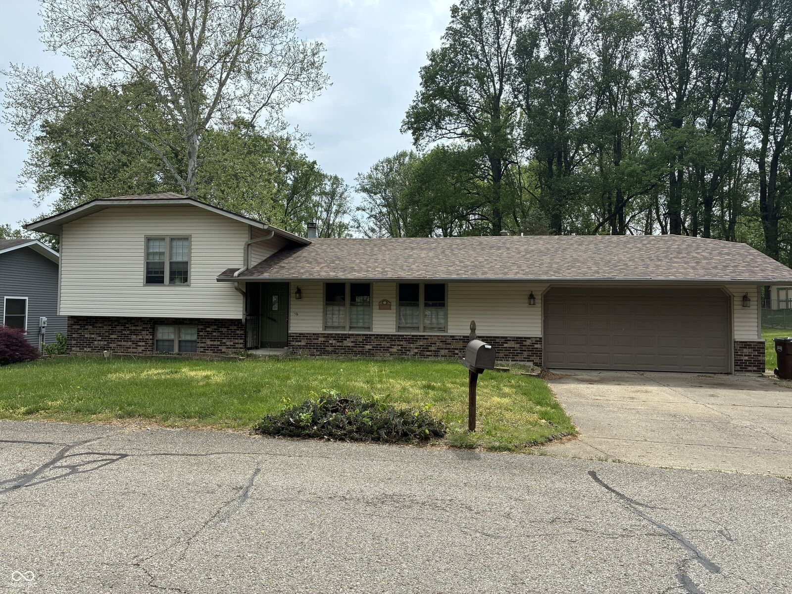 Property Photo: 2380 Legendary Drive IN 46151