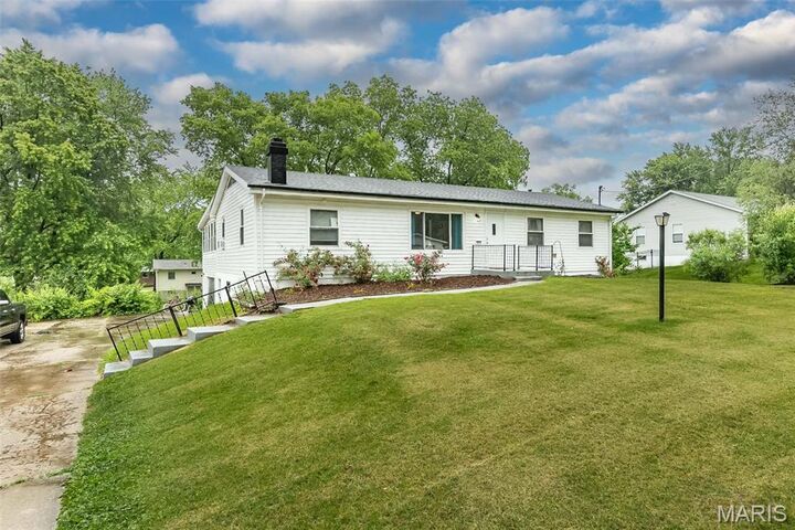 Property Photo:  1826 Elm Tree Street  MO 63376 
