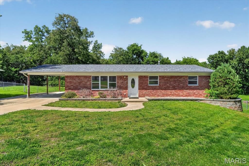 Property Photo: 10 Della Drive MO 63026