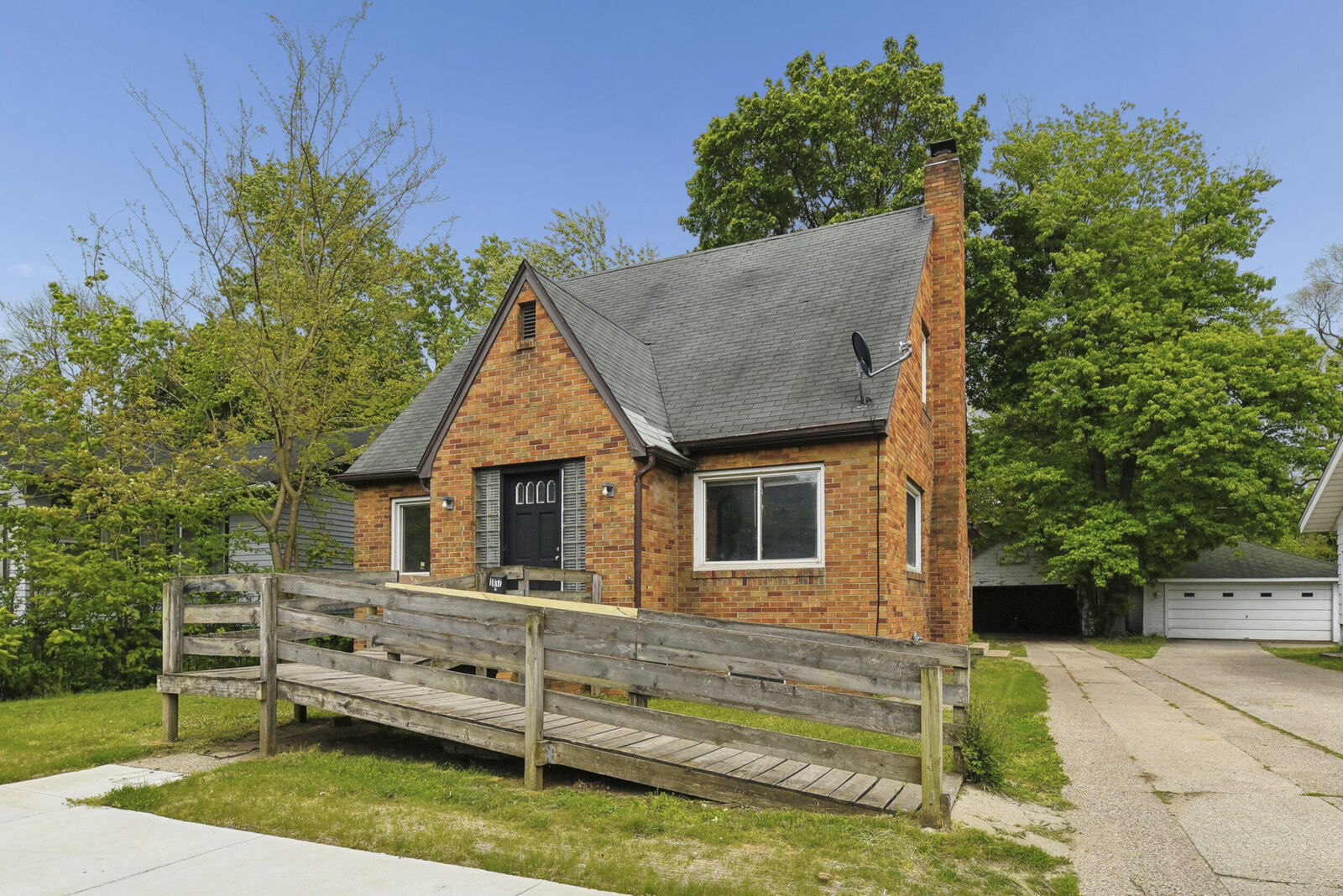 Property Photo:  1017 McAllister Avenue  MI 49022 