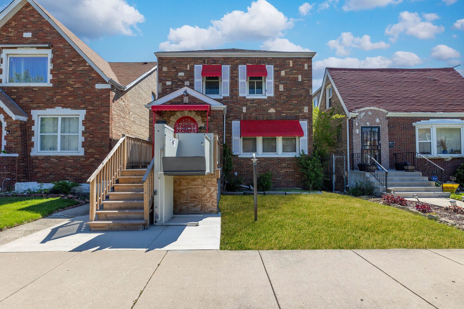 Property Photo:  10211 S Eberhart Avenue  IL 60628 