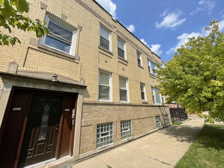 Property Photo:  1320 W 57th Street 1  IL 60636 