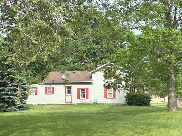 Property Photo:  704 W Grant Highway  IL 60152 