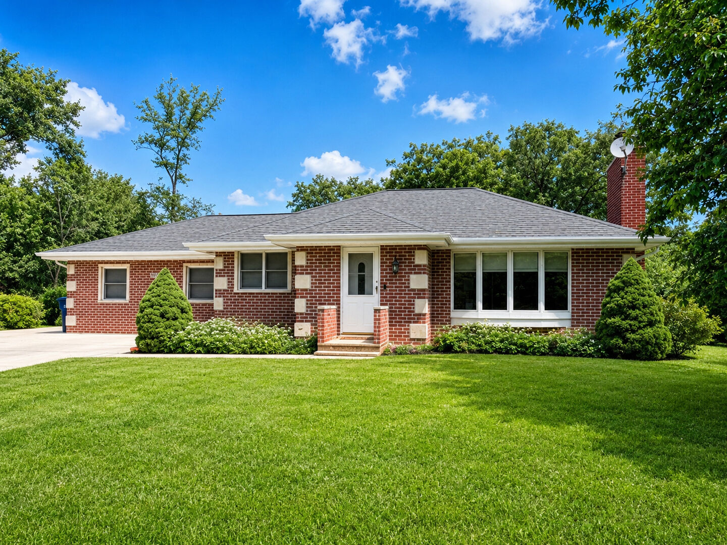 Property Photo:  4376 W Hill Avenue  IL 60031 