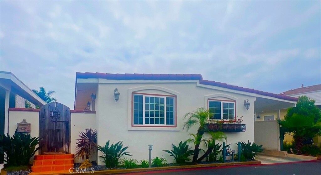 Property Photo:  121 Yorktown  CA 92660 