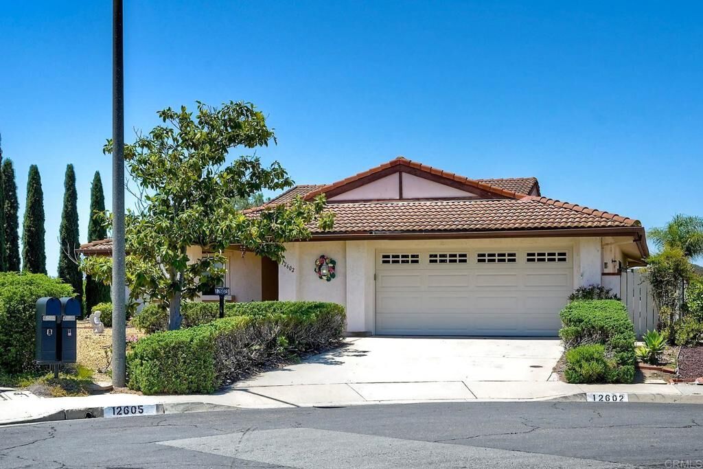 Property Photo: 12602 Senda Acantilada CA 92128